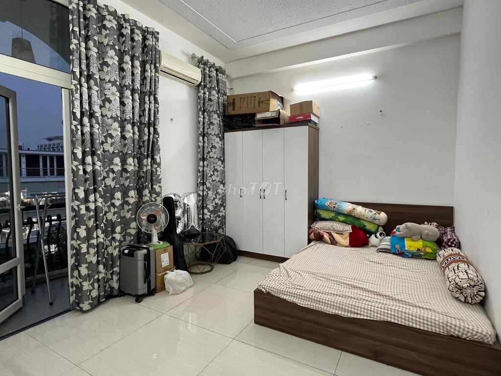 Find Roommates