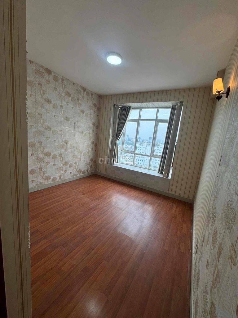 Rent the south jewel house. Three bedrooms. Two toilets.
