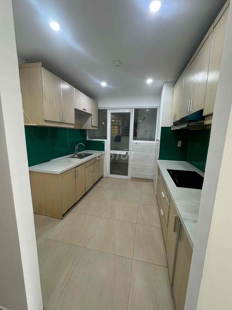 Rent the south jewel house. Three bedrooms. Two toilets.