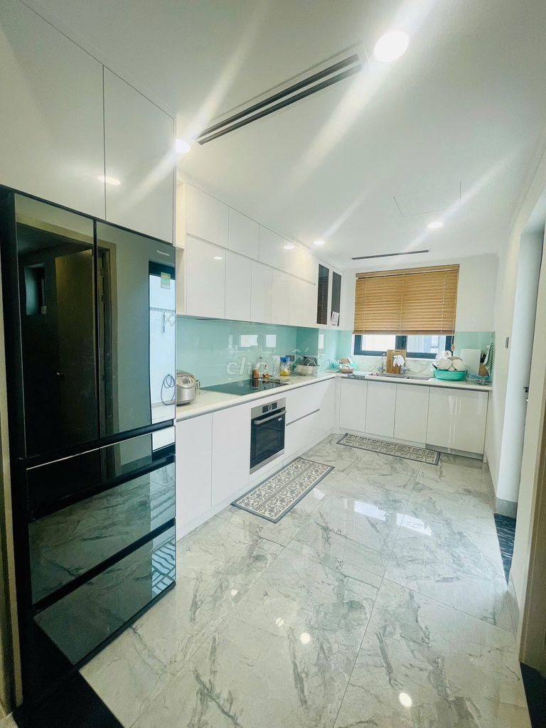 Four stories with elevators. - Classia. - Full new furniture. - Four bedrooms.