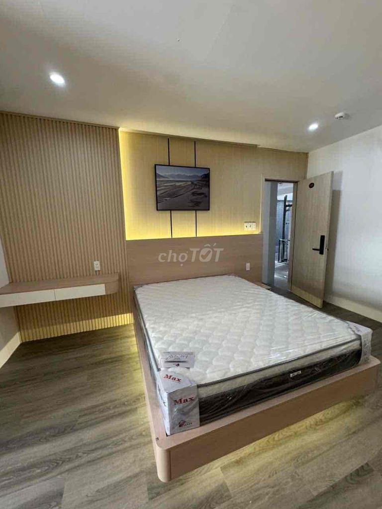Rent a hotel off two H.Q.P.P.D. 1s. Area: 8 x20 m - K
