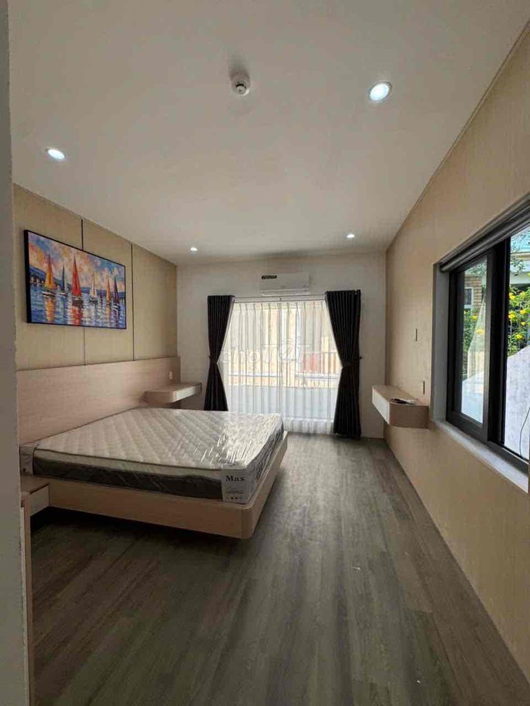 Rent a hotel off two H.Q.P.P.D. 1s. Area: 8 x20 m - K