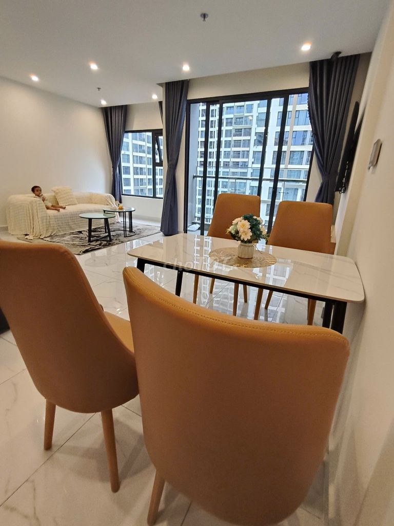 Two bedrooms plus Gh2, firecracker view