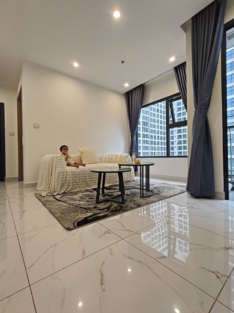 Two bedrooms plus Gh2, firecracker view