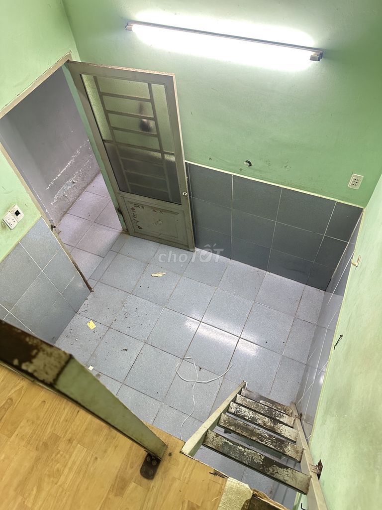 Rent a cheap Tân Bình Central Hotel.