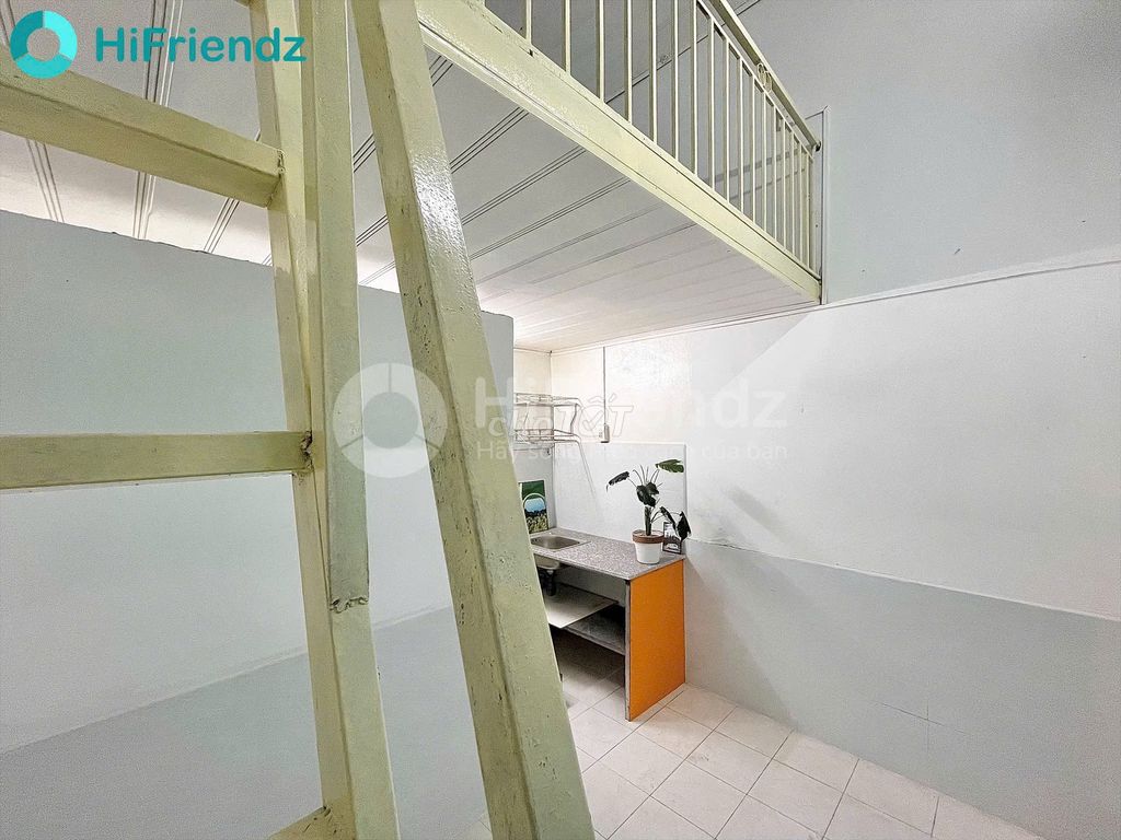 Room is rented at 458 htp. Three people.