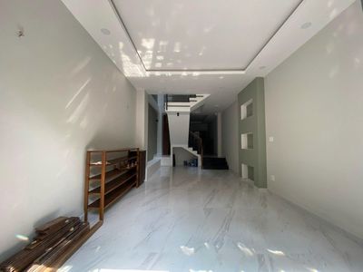 Three story rent, Đặng Thùy Trâm, 12 meters wide, near Lang University.