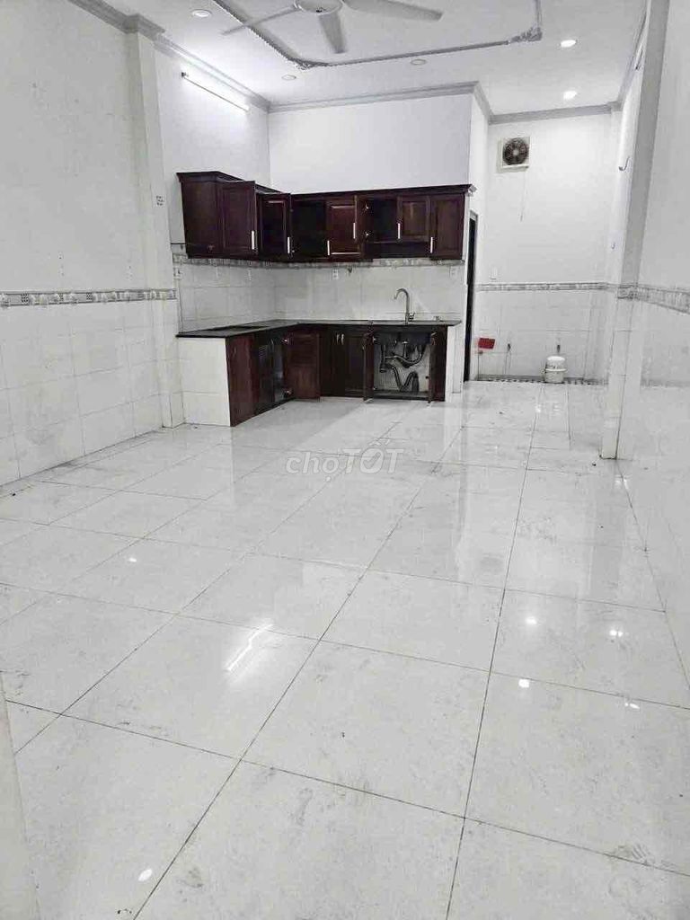 4 x24 meters of cash 2 floors of st (6 bedrooms) 12 meters. Miếu Bình Đông. Bình Tân