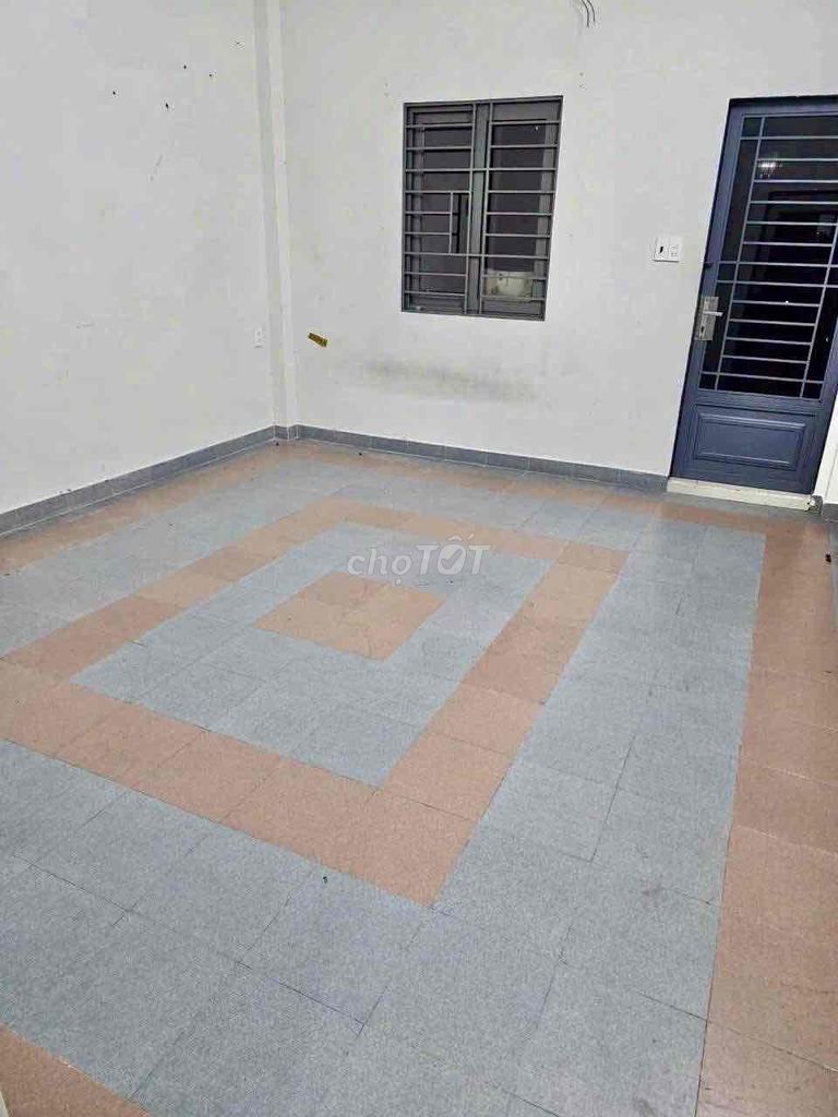 4 x24 meters of cash 2 floors of st (6 bedrooms) 12 meters. Miếu Bình Đông. Bình Tân