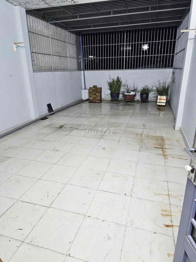 4 x24 meters of cash 2 floors of st (6 bedrooms) 12 meters. Miếu Bình Đông. Bình Tân