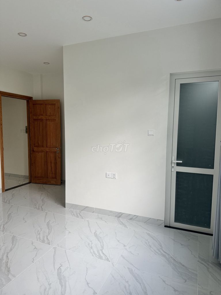 Renting the entire house 5 x 20 meters, 1 ground, 3 floors, the great happiness of 20 million