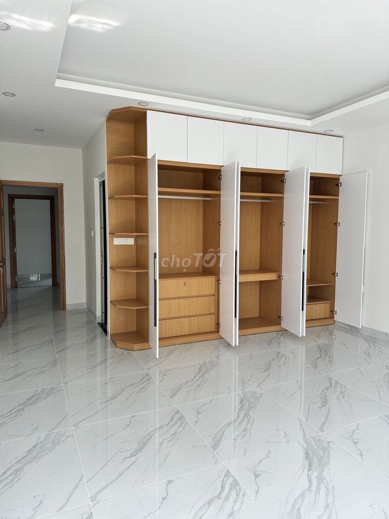 Renting the entire house 5 x 20 meters, 1 ground, 3 floors, the great happiness of 20 million