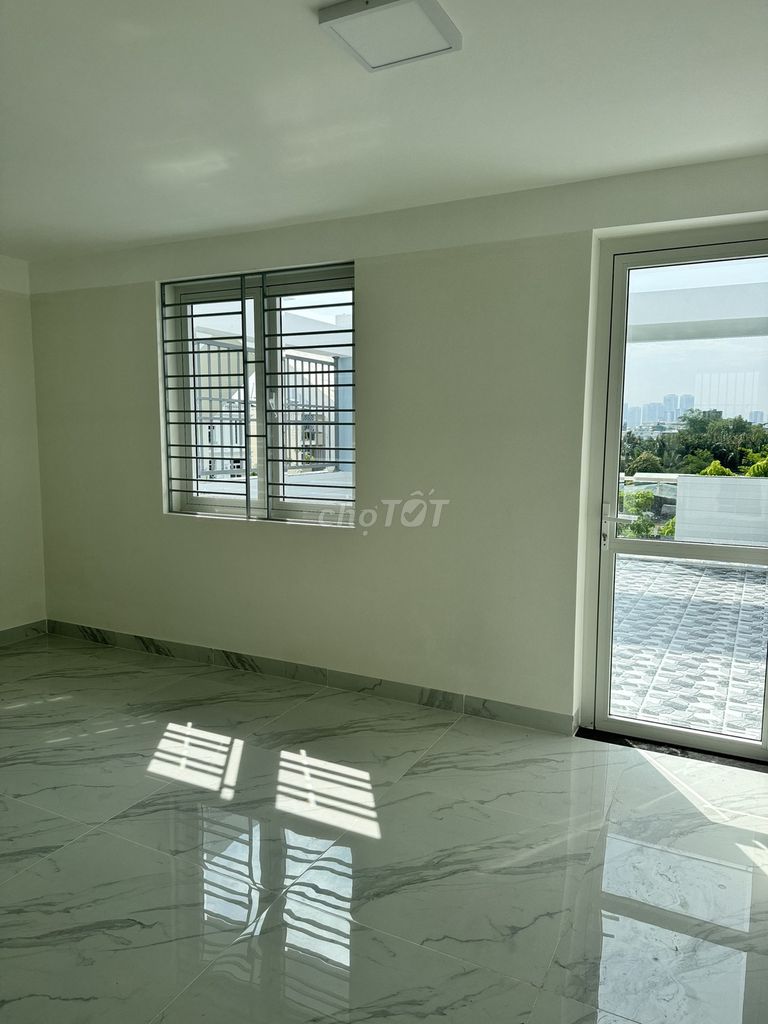 Renting the entire house 5 x 20 meters, 1 ground, 3 floors, the great happiness of 20 million