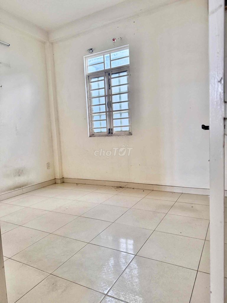 4 x 13 m 2 floors (4 bedroom 2 toilets) 7 meters down. Khu Y Tế Kỹ Thuật Cao Aeon Killer