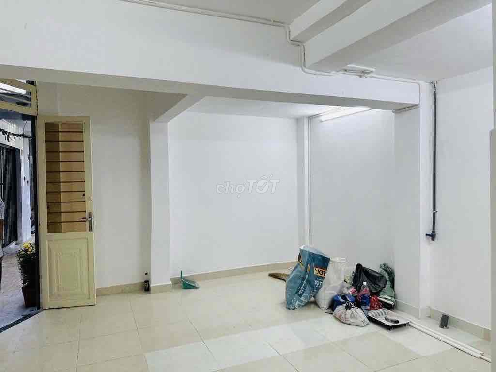 Rent Cô Bắc District 1 26,5 m2 3 floors 2 bedroom -10 million