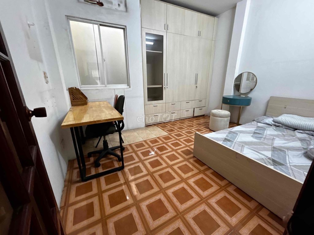 The room looks like 2 million and 8 blocks of XHP - New Year's, Girl's Head.
