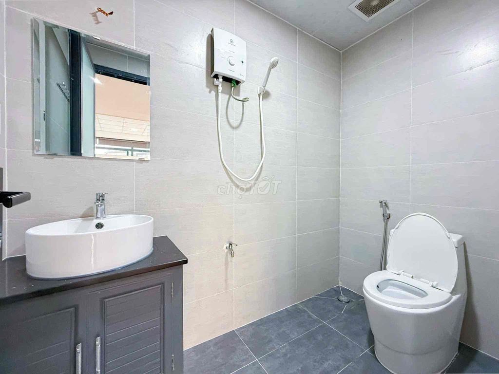 super cool sky windows - 40 M2 room wide