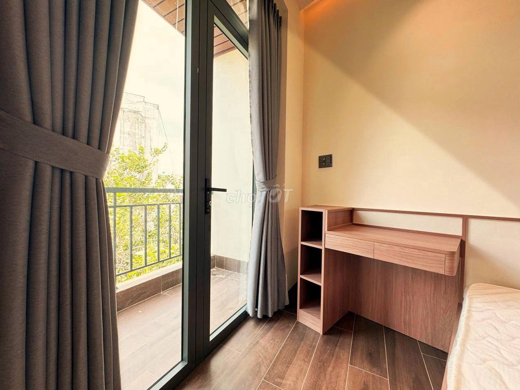 Rent Tân Định District 1 near Tân Định church full balcony furniture