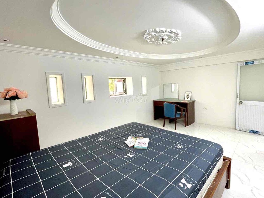 House of Service One Bedroom 40 m.2 on 8th Street