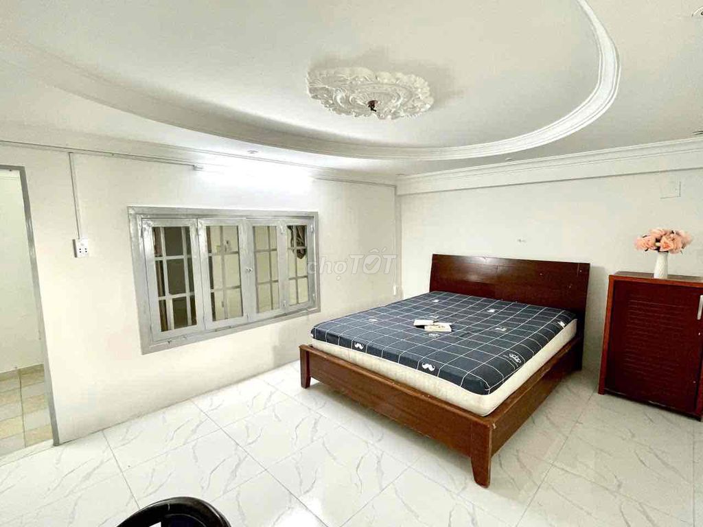 House of Service One Bedroom 40 m.2 on 8th Street
