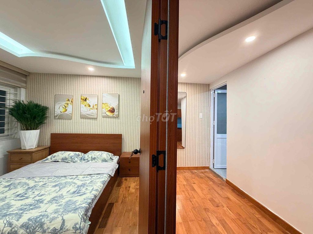 Rent a new apartment right here at Phan Xích Long Full Seven.