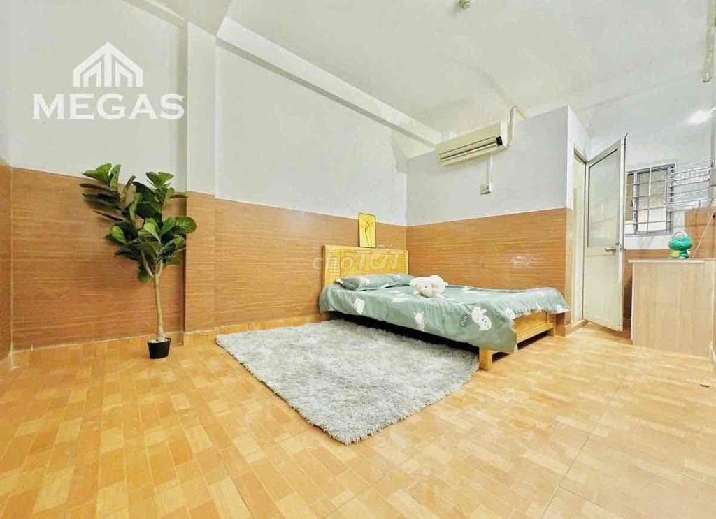 Super cheap studio right at Tân Hương.