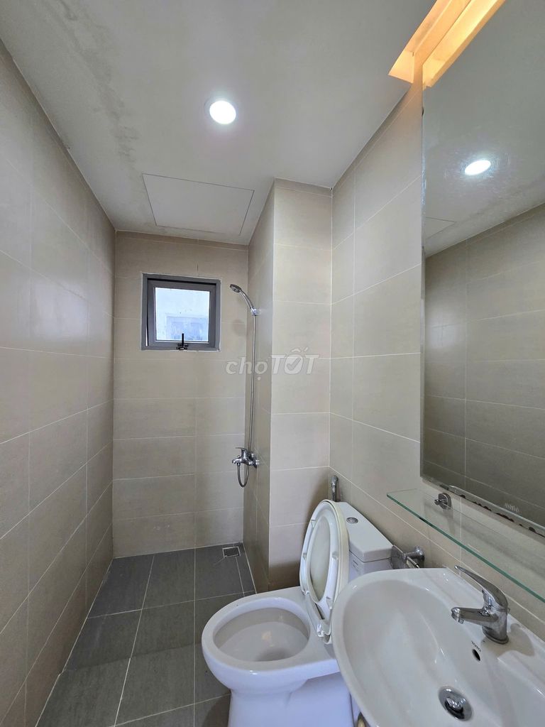 Rent the three-room corner Opal Riverside, in immediately, basic interior.