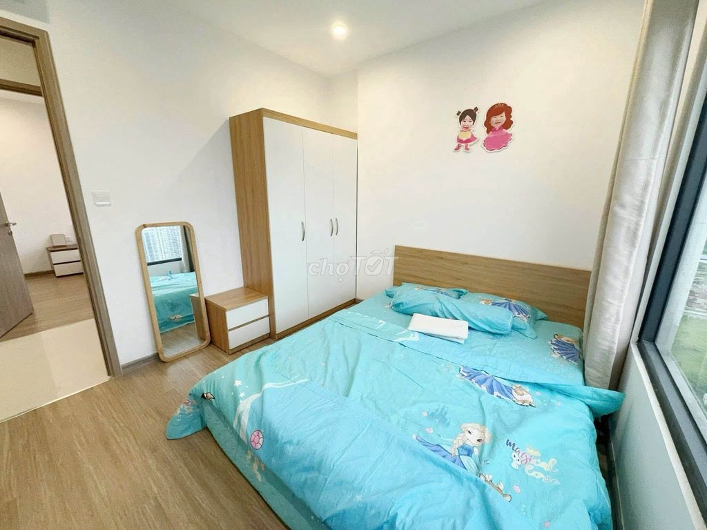 Rent the apartment. Two corner bedrooms, interior, nine million.