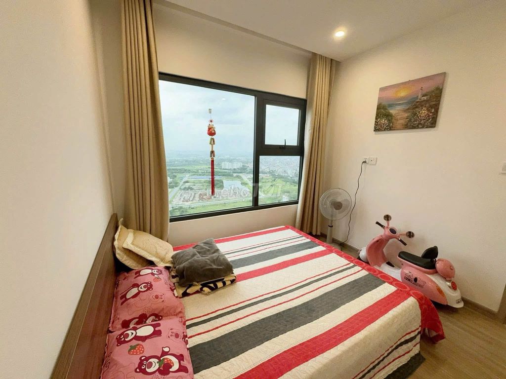 Rent the apartment. Two corner bedrooms, interior, nine million.