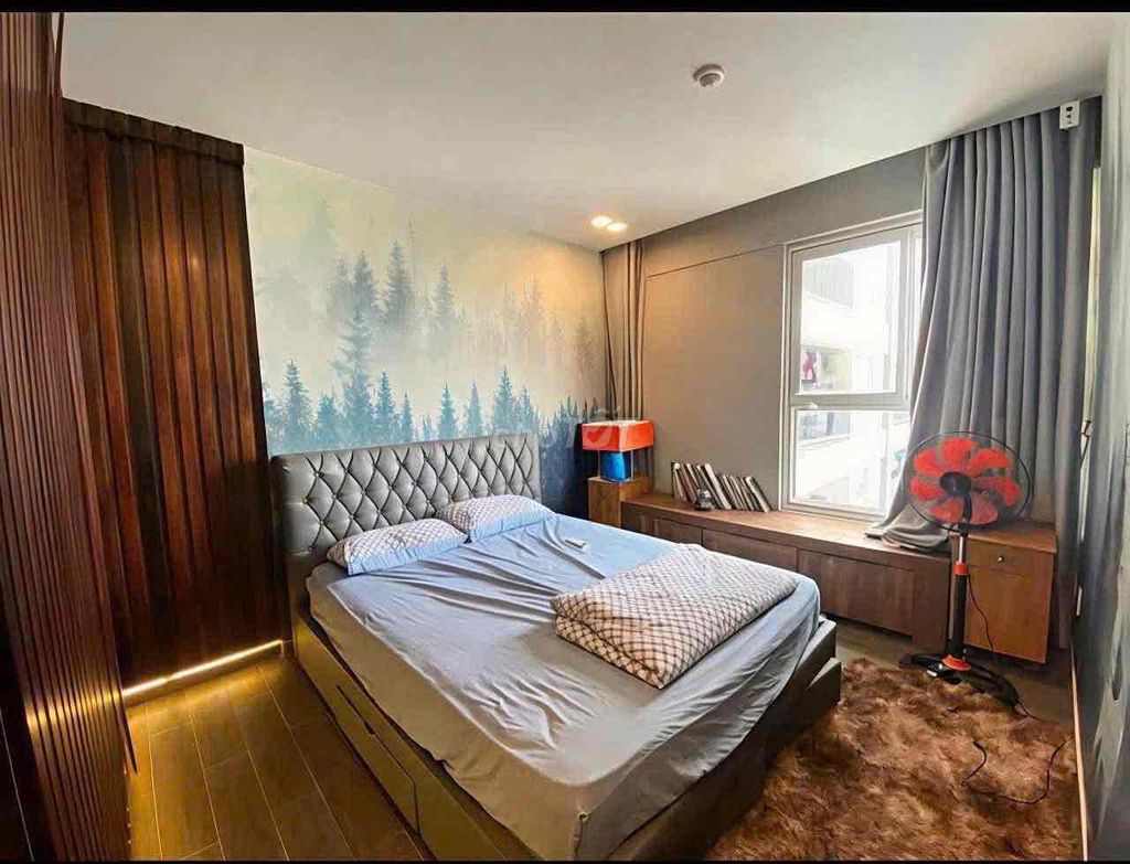 Rent an Orchard Parkview apartment three bedrooms 2 85 meters near the park