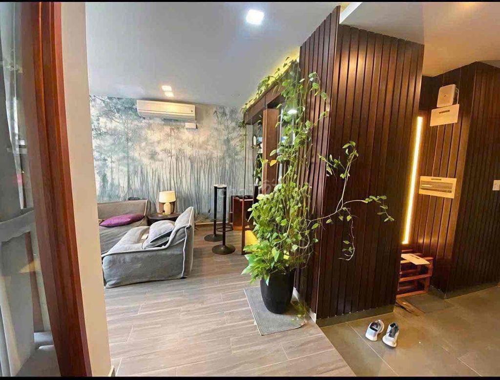 Rent an Orchard Parkview apartment three bedrooms 2 85 meters near the park
