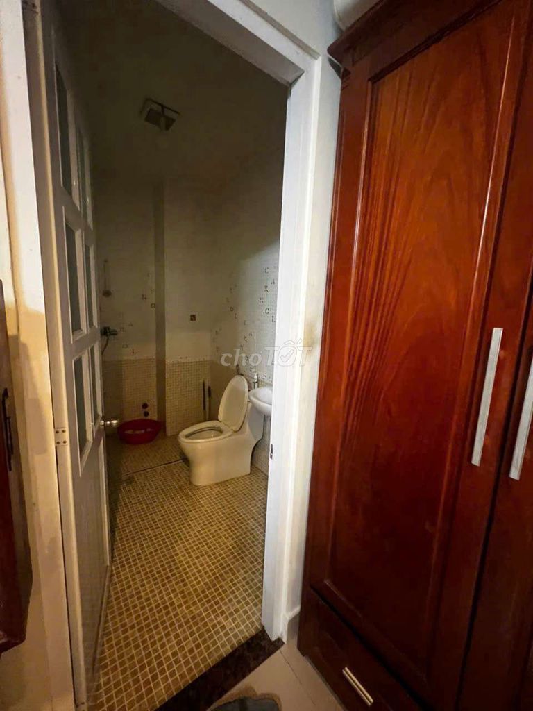 Rent 3 floors 7-15-front on 30 M-M-K-Tea-T 12th county.