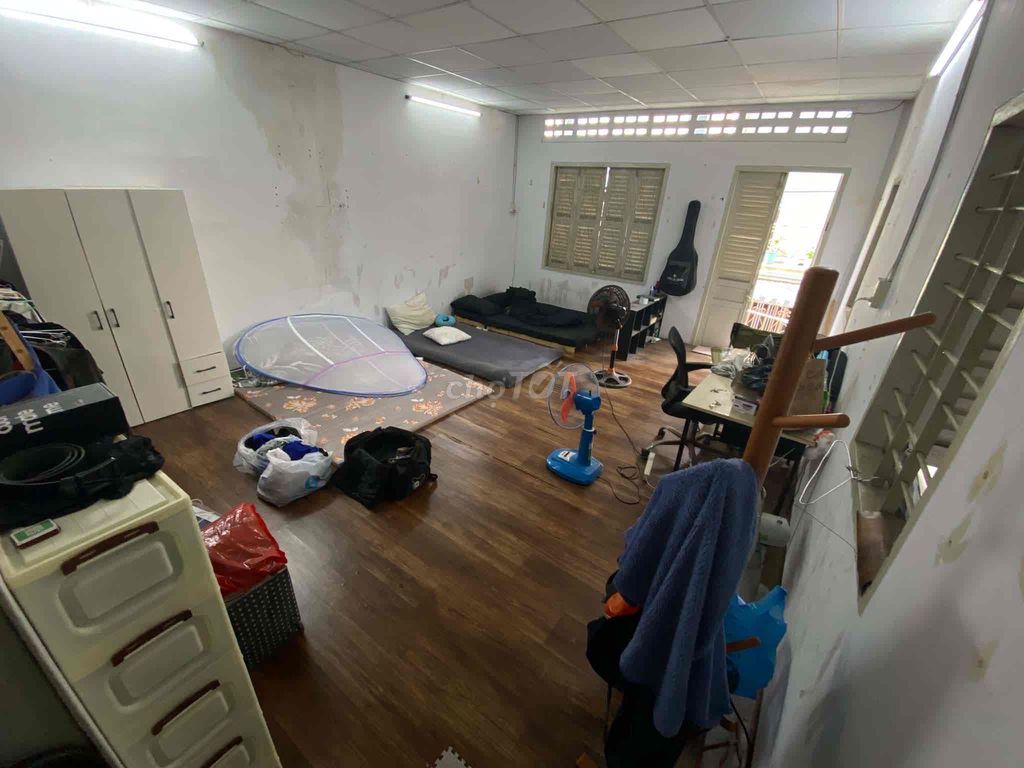 Rent an alley house 93 Xô Viết Nghệ Tĩnh Bình Thạnh old interior