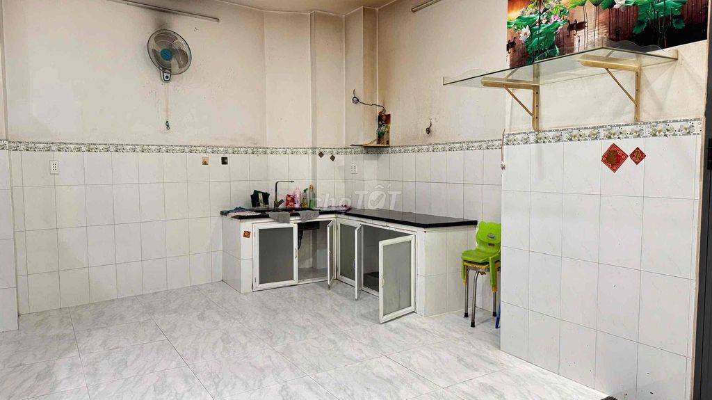 10/40 m2-3-2 Level 2 p air conditioning, 3 toilets - 11 million