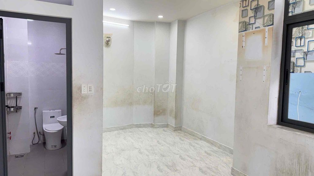 10/40 m2-3-2 Level 2 p air conditioning, 3 toilets - 11 million
