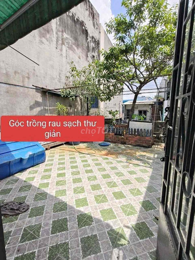 Rent 9.5 million in cash. Four, four, six, eight, two bedrooms, two toilets.