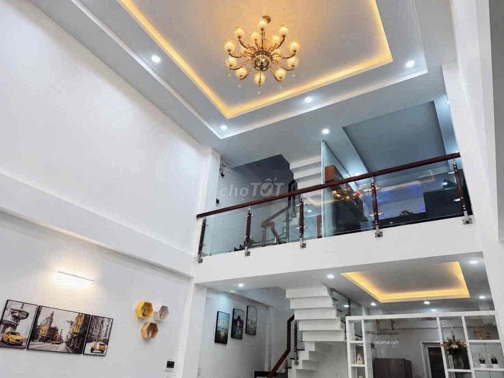 2 floor 5*10 hang; Four bedrooms, five toilets, brand new truck, full interior.