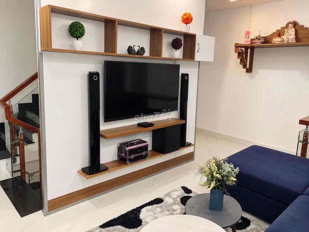 2 floor 5*10 hang; Four bedrooms, five toilets, brand new truck, full interior.