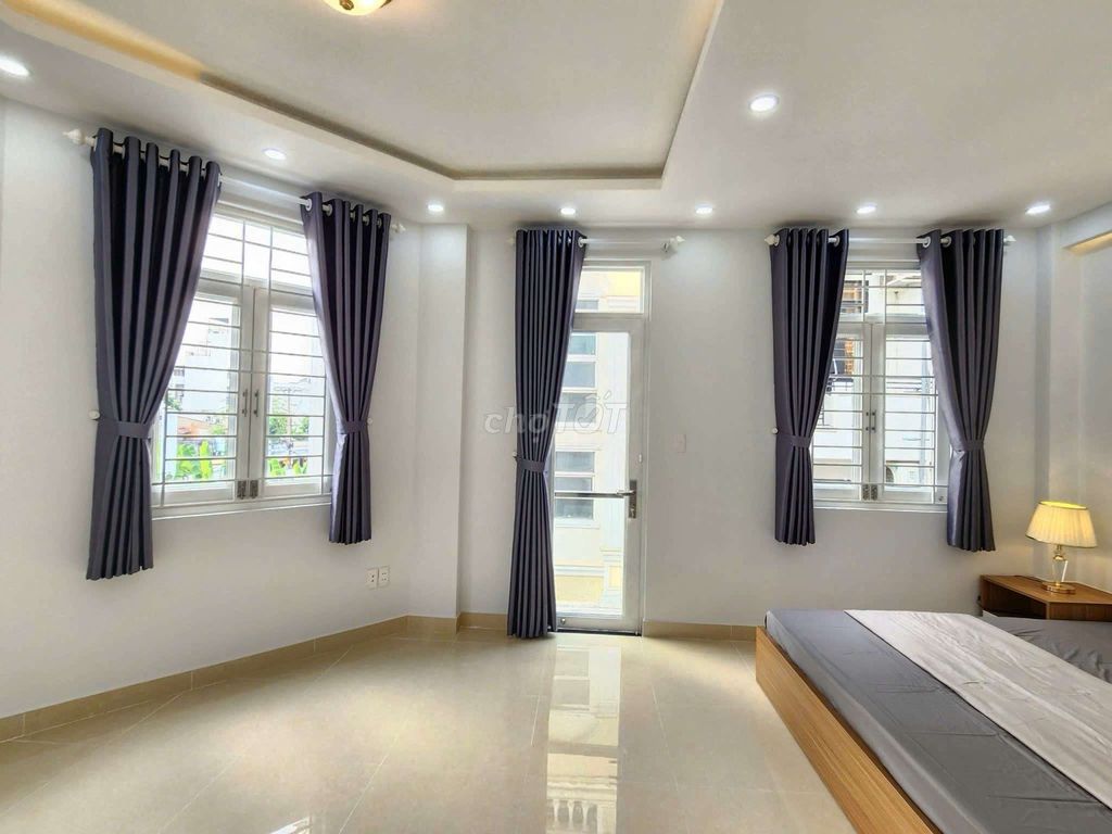 New Ken's house is 18 million cash. Three bedrooms-Chu Văn An, Bình Thạnh.