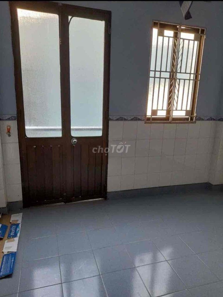 Rent a two-story building on Cô Giang District 1.