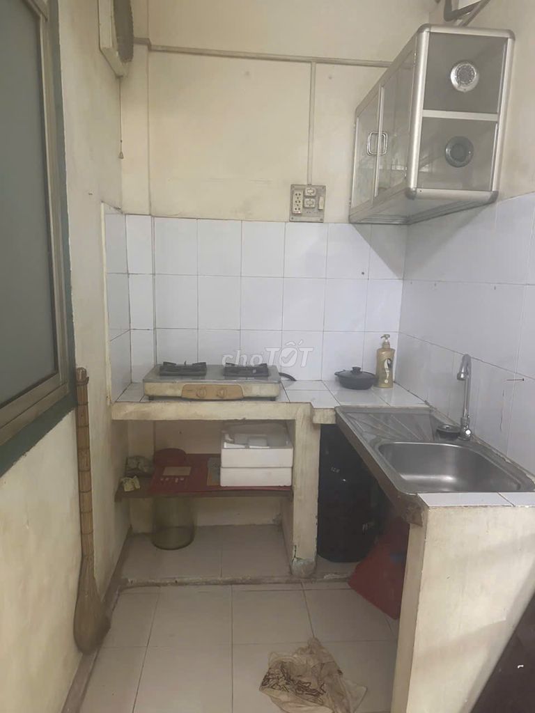 Rent the entire interior room - right in the heart of District 1.