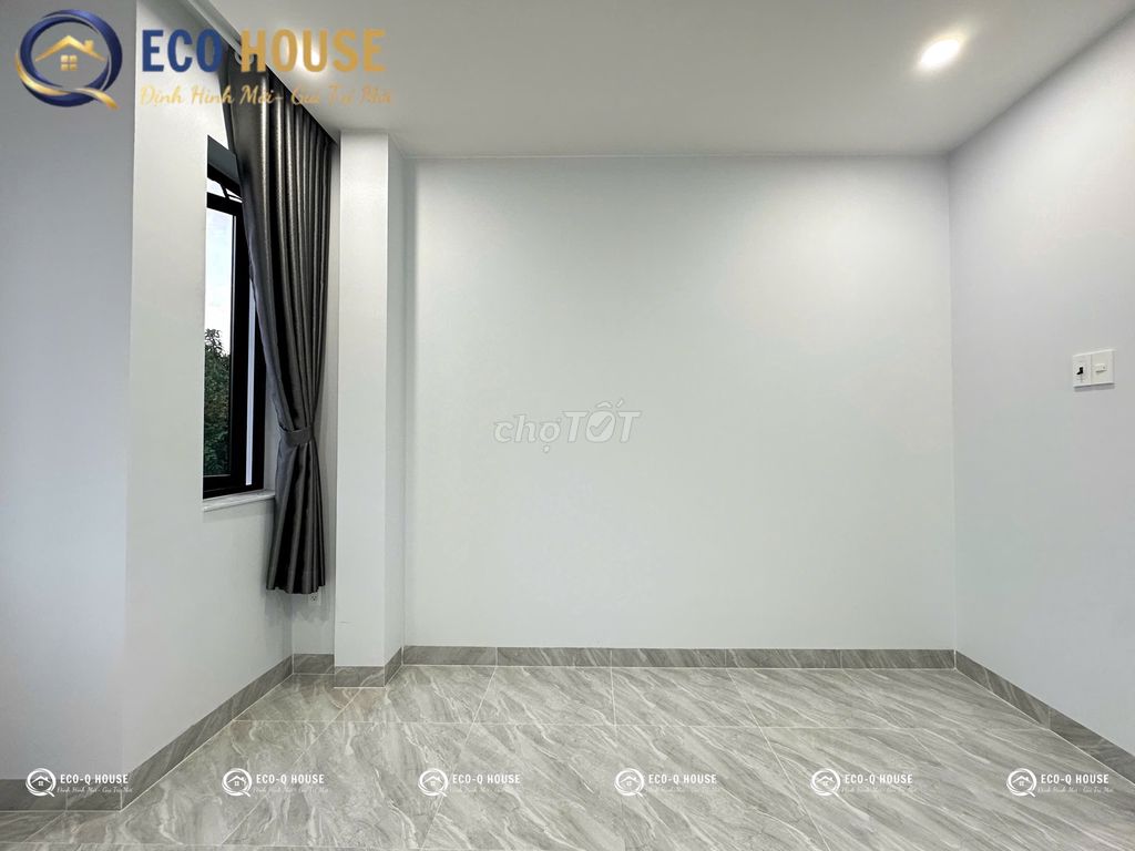 New apartment, new modeling. - Near the hiuit, the elevator.