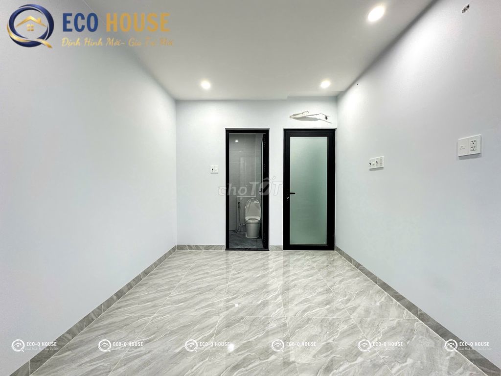 New apartment, new modeling. - Near the hiuit, the elevator.