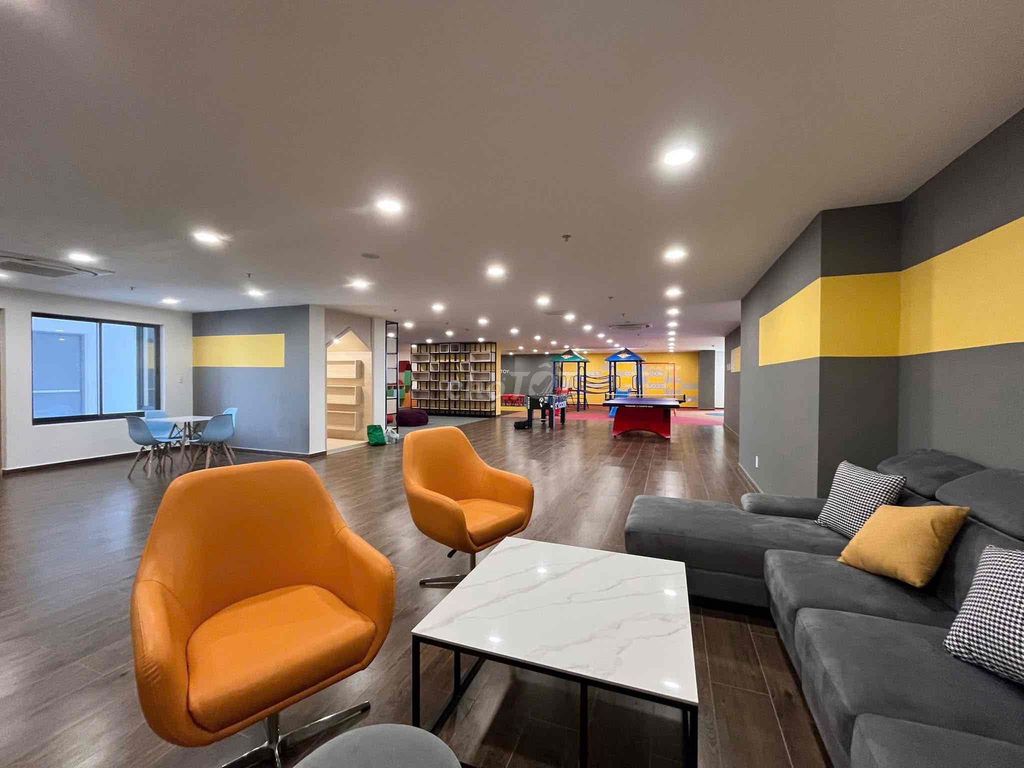 Rent apartment. 5.7 million with curtains, air conditioning, exposed.