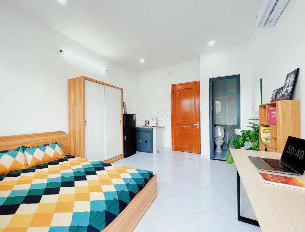 renting the modern caston apartment across from the constitution