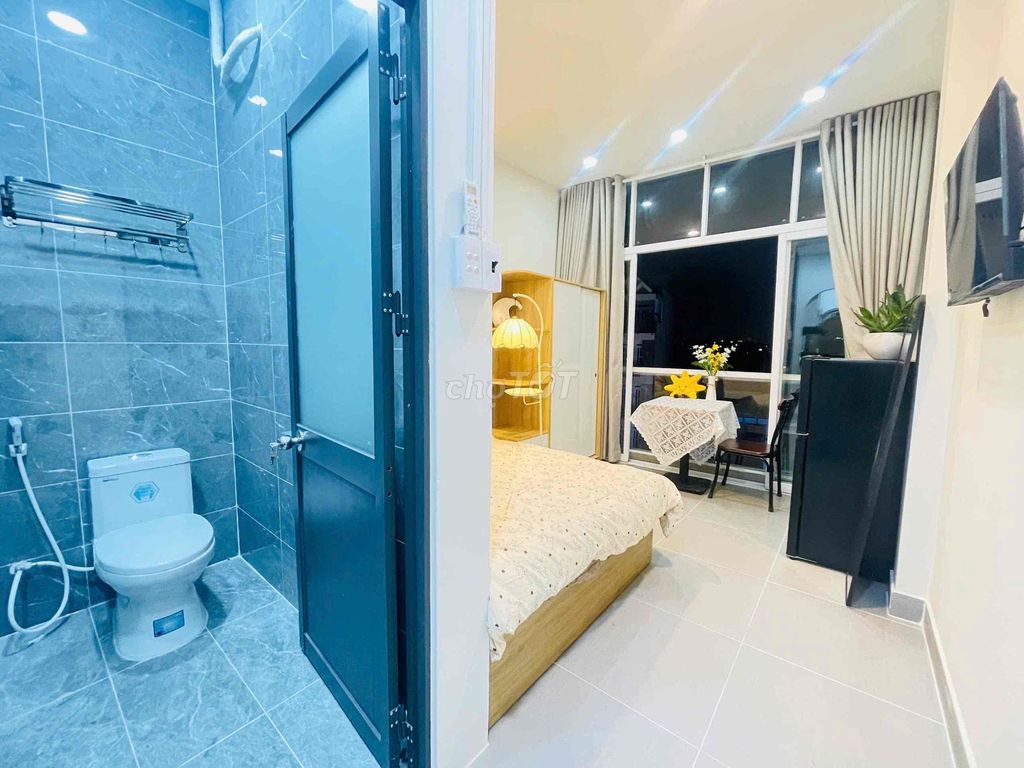The service apartment is nearly ten thousand thousand thousand by malls.