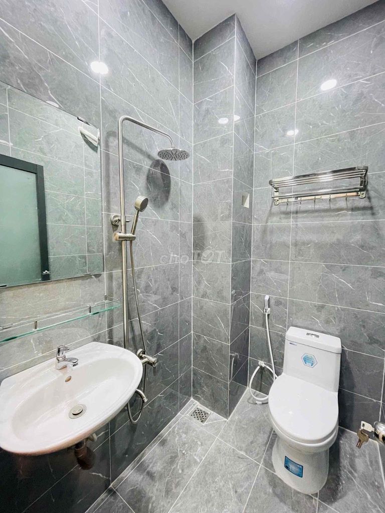 The service apartment is nearly ten thousand thousand thousand by malls.