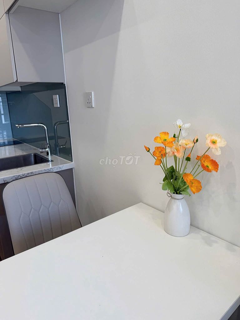 Rent Studio full Vin shews Ocean Park 7.5 million.