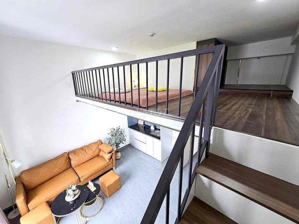 Rent a balcony tall M7 - 40 m2 - 10 district