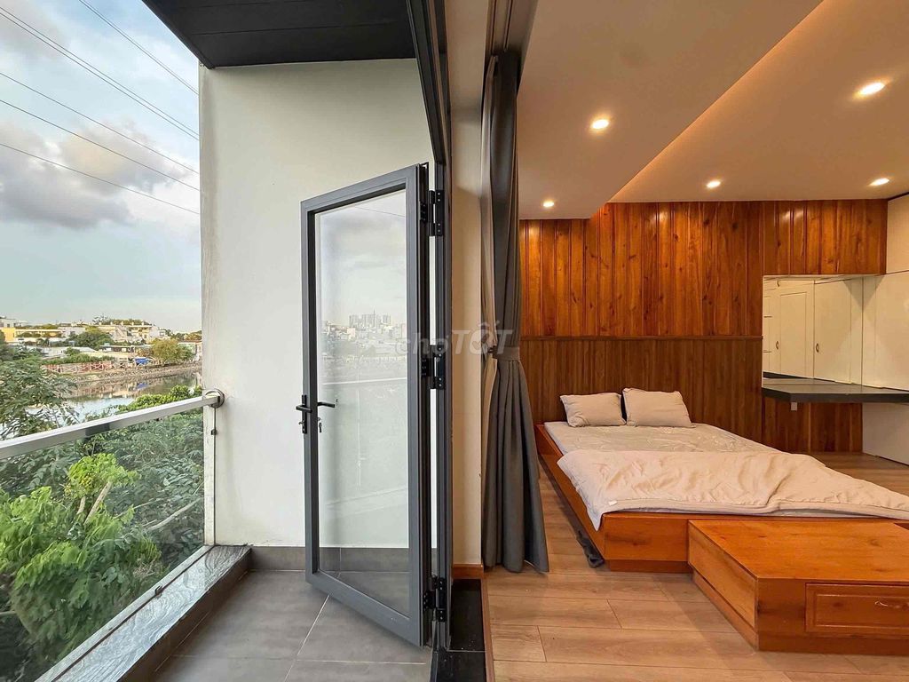 Rent a new apartment with a banon in Lotte District 7, near the Channel Bridge.